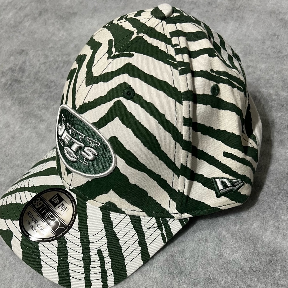 New York Jets New Era Zubaz 39Thirty Flex Hat Green / White Zebra NWT Size Med/L